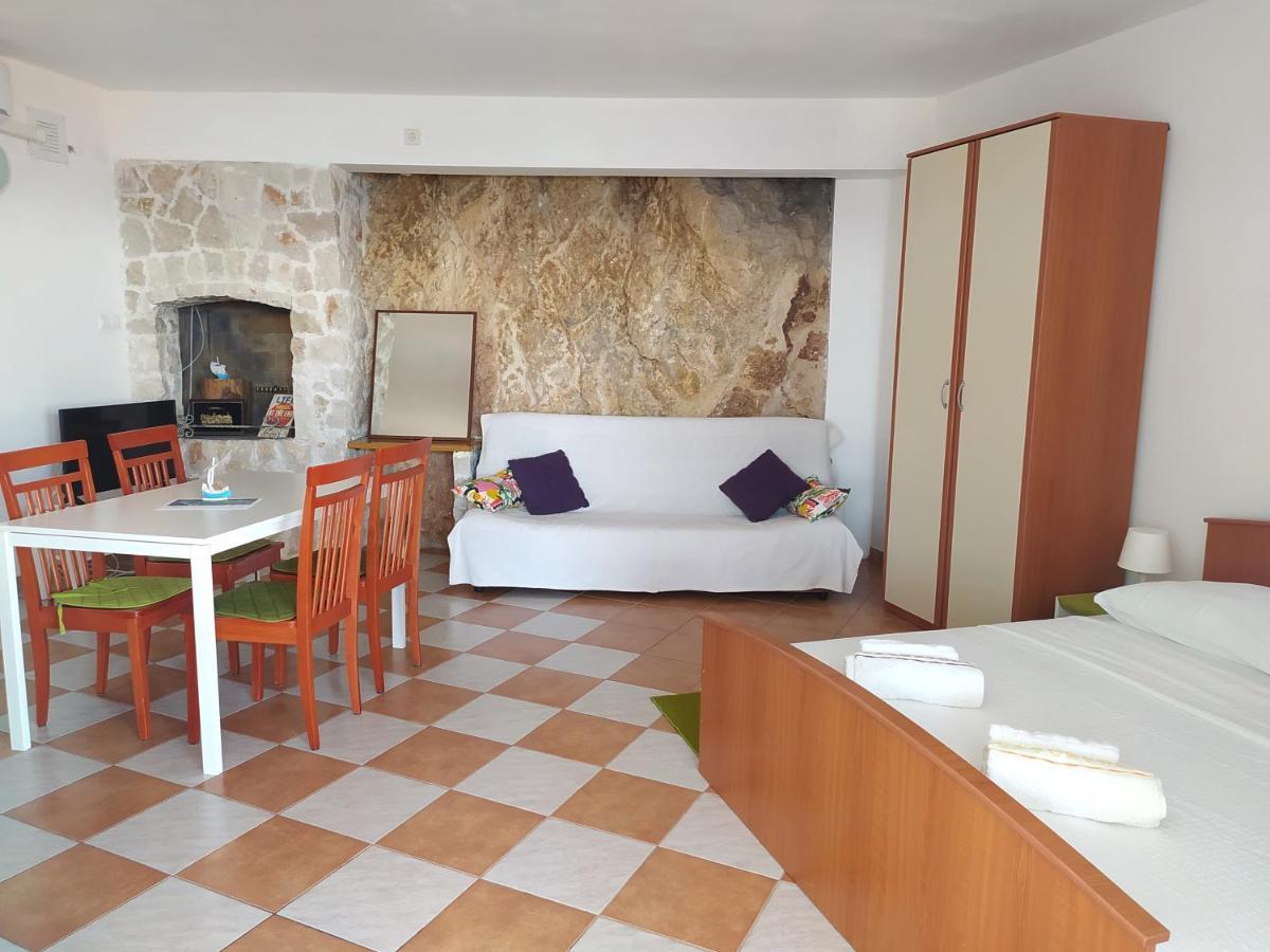 Apartmani Stine Donji Okrug  Exterior foto